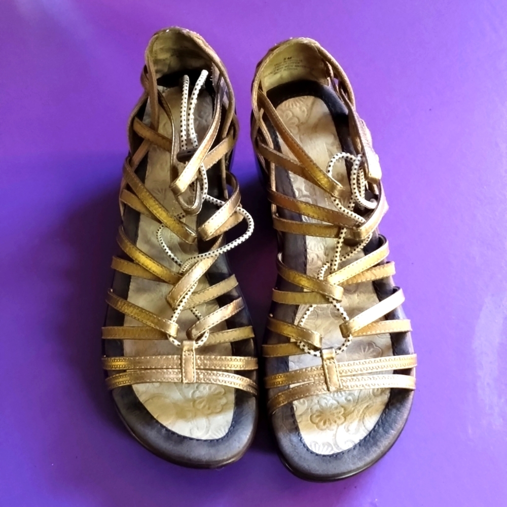 Jambu sandals